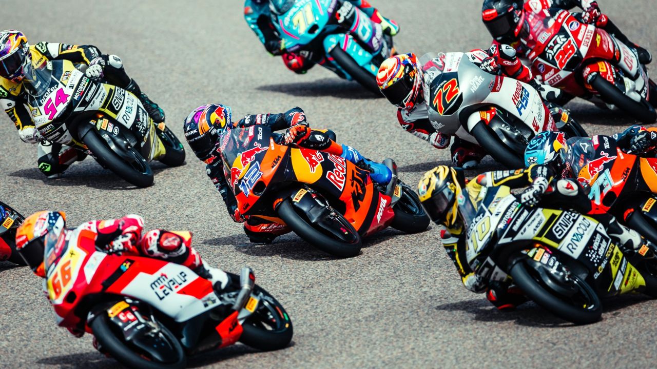 ROULSTONE MAKES GREAT REMONTADA FROM 18TH TO 8TH IN GERMANY, PERRONE WITH POINTS TOO