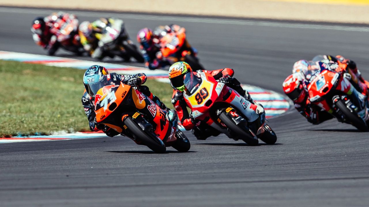 POINTS FOR BOTH PERRONE AND ROULSTONE IN CZECH GRAND PRIX AS SUMMER BREAKS BEGINS