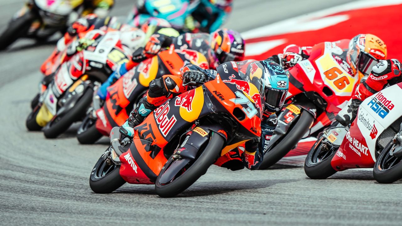 SOLID TOP 10 RESULT FOR PERRONE IN BARCELONA WHILE ROULSTONE GOES THROUGH LAP 10 HEARTBREAK